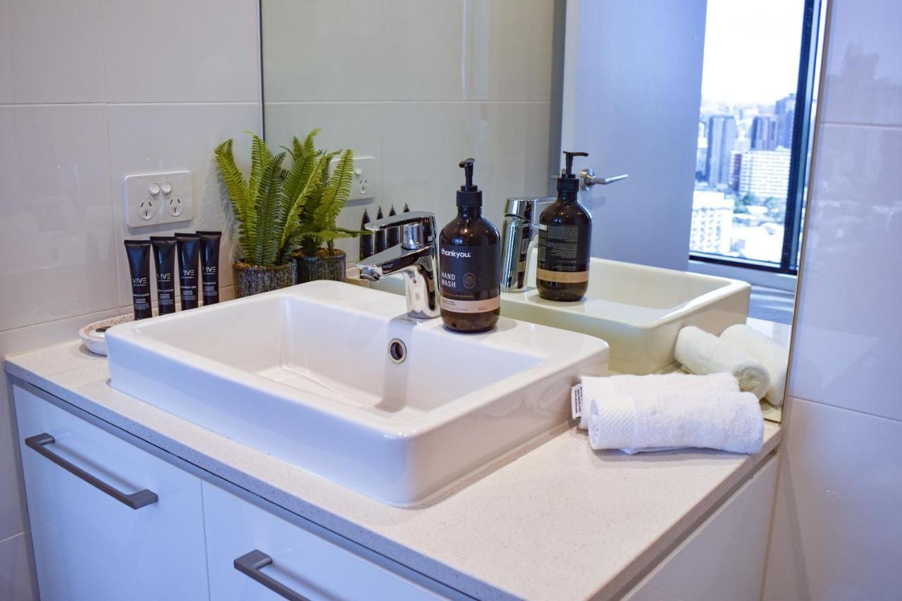 Deluxe 3 Bedroom Apartment In Southbank メルボルン エクステリア 写真